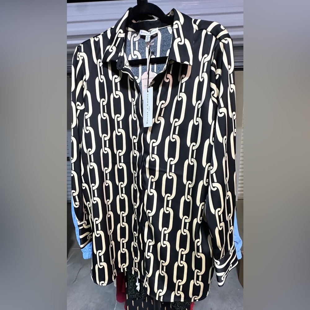 Maison D’Amelie | Gold Chin Button Down